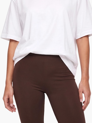 JDY - Bootcut Pantalón 'JDYPRETTY' en marrón