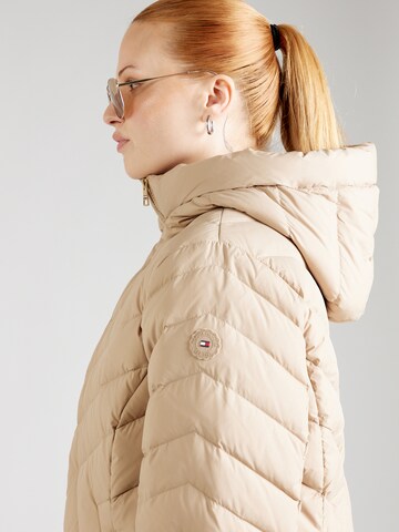 Manteau d’hiver Tommy Hilfiger Curve en beige