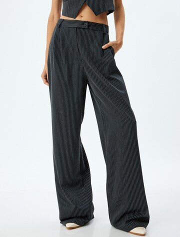 Koton Wide leg Pleat-front trousers in Blue: front