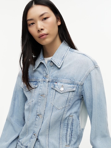 Tommy Jeans Välikausitakki värissä sininen