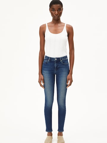 Skinny Jean ARMEDANGELS en bleu