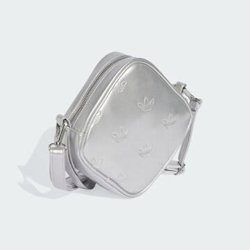 ADIDAS ORIGINALS - Bolso de hombro 'Adicolor Diamond Shaped' en plata