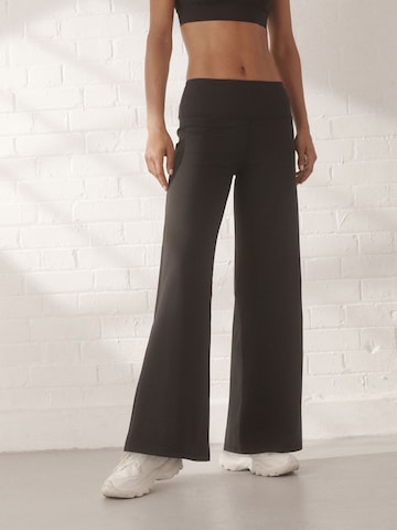 Next Wide Leg Funktionshose in Schwarz