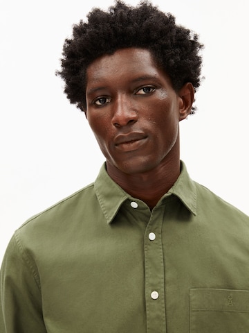 Fit confort Chemise ARMEDANGELS en vert