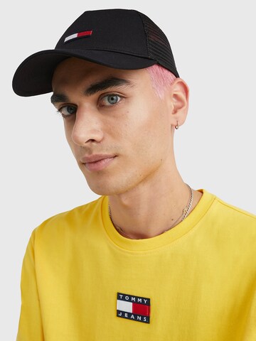 Tommy Jeans Cap in Black: front