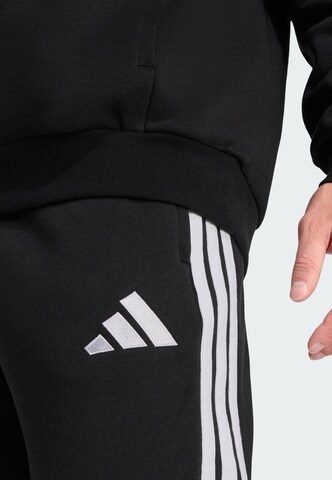 ADIDAS PERFORMANCE - Tapered Calças de desporto 'Tiro26 League' em preto