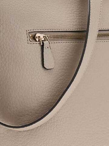 GUESS Handbag in Brown: front