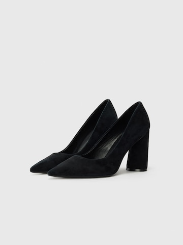 BOSS Avokkaat 'Gracey' värissä musta