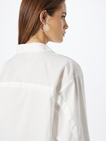 Bluză 'Antoinett' de la CULTURE pe alb