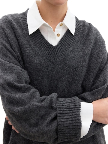 MANUKA Sweatshirt‌‌‌‌‌‌ in Grau