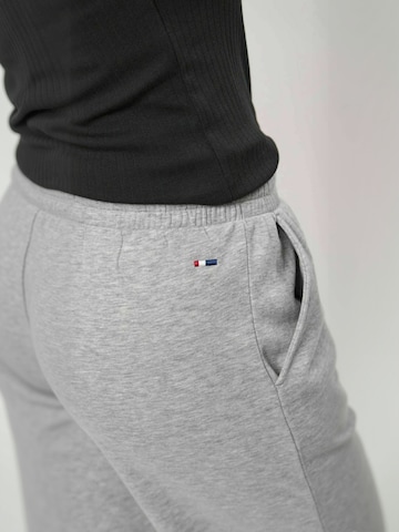 U.S. POLO ASSN. Regular Housut ' UWLenette ' värissä harmaa