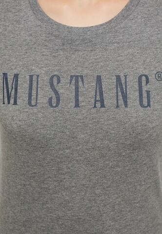 MUSTANG T-Shirt in Grau