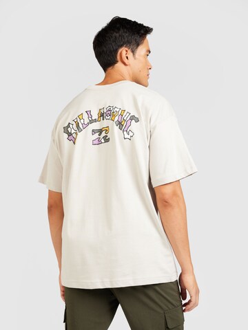 T-Shirt 'OTIS HEADLAND' BILLABONG en gris : devant