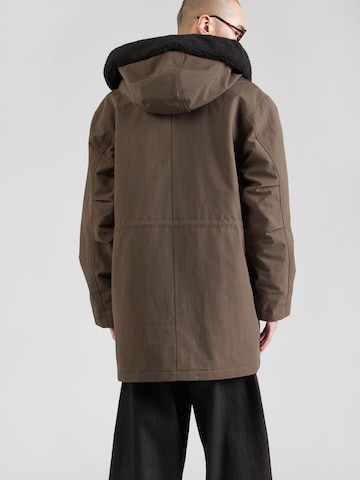 Carhartt WIP Téli parka 'Siberia' - barna