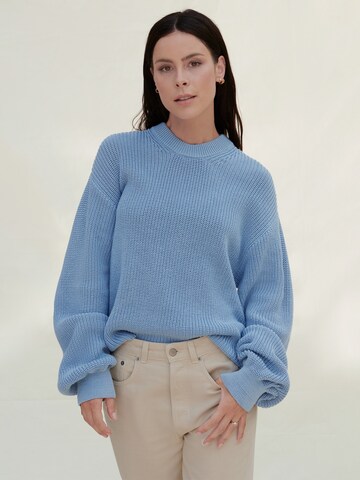 Pullover 'Clara' di A LOT LESS in blu: frontale