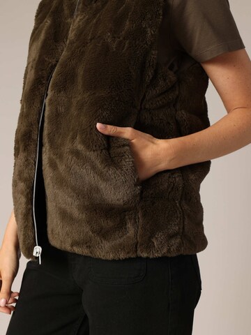 Gilet 'Nara' Deeluxe en vert