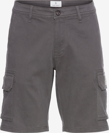 DELMAO Shorts in Grau: Vorderseite