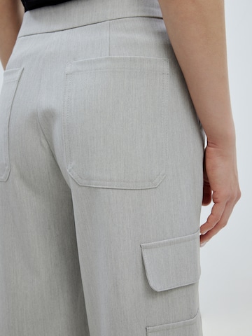 EDITED - Loosefit Pantalón cargo 'Jill' en gris