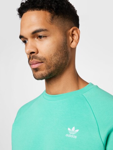 ADIDAS ORIGINALS Regular Fit Sweatshirt 'Adicolor Essentials Trefoil' in Grün