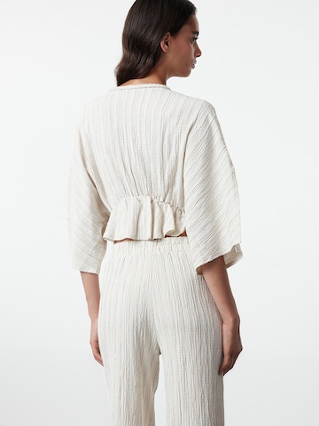 Trendyol Блузка в Бежевый