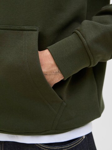 JACK & JONES Sweatshirt in Grün