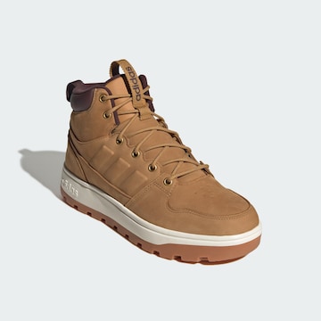 ADIDAS SPORTSWEAR - Botas com atacadores 'Frozetic 2.0' em castanho