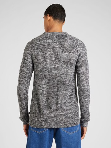 QS Пуловер в сиво