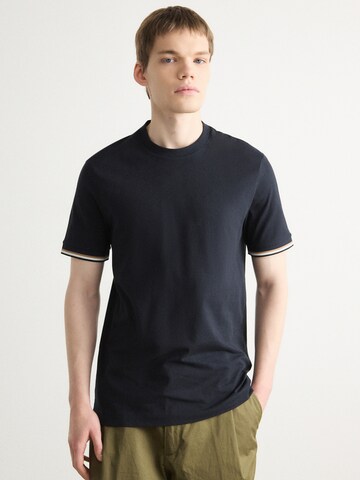 Tricou 'Thompson' de la BOSS pe albastru: față