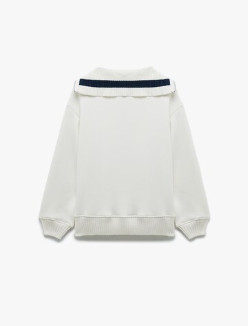 Koton Sweatshirt in White