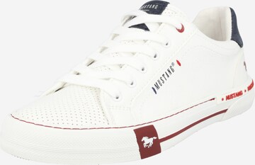 MUSTANG Sneakers in White: front