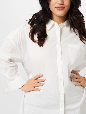 Vero Moda Curve Bluzka 'JULIE' w kolorze biały