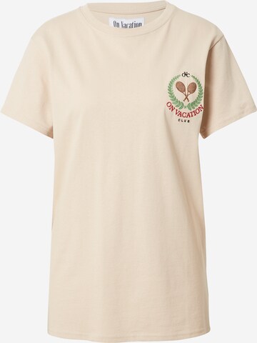 On Vacation Club Shirt in Beige: front