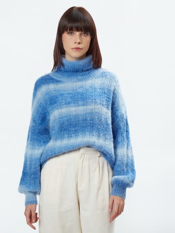 Influencer - Pullover em azul: frente