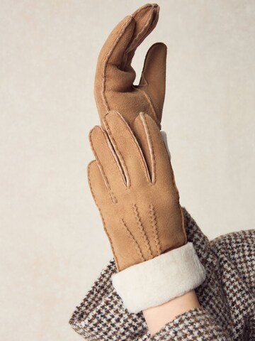 Next Fingervantar i brun