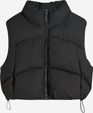 Bershka Елек в черно: отпред