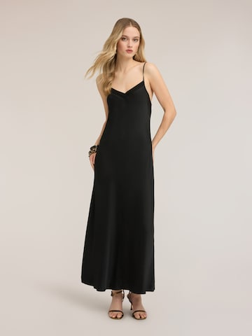 MOTIVI Dress in Black