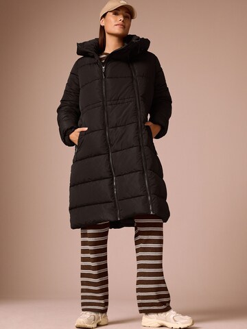 Cappotto invernale di Next in nero: frontale