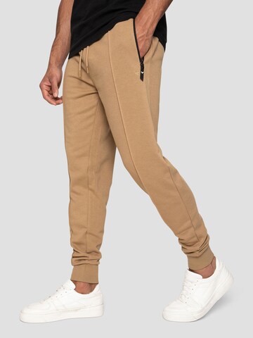 Threadbare Tapered Trousers 'Mickey' in Brown: front