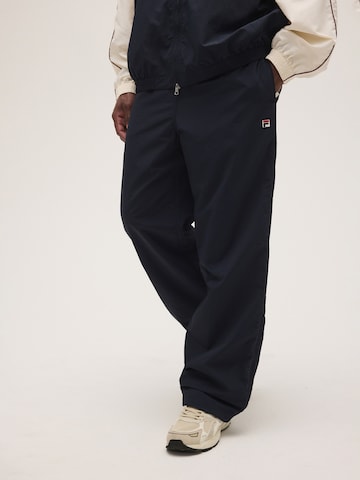 FILA - Loosefit Pantalón 'COLLALBO relaxed woven track pant' en azul: frente