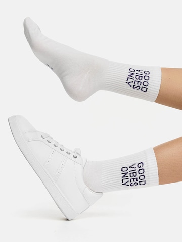 Nur Die Freizeitsocken ' Statement Socken mit Stickerei ' in Lila