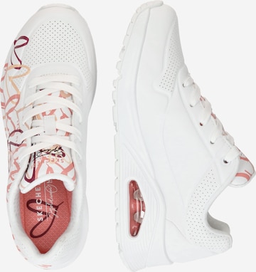 Baskets basses 'Uno - Spread The Love' SKECHERS en blanc