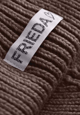 Frieda & Freddies NY Beanie in Brown