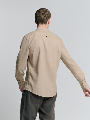 Coupe regular Chemise No Excess en beige