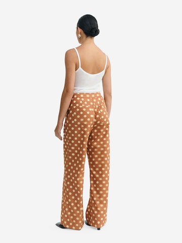 Thinking MU - Loosefit Calças 'MANOLITA' em castanho