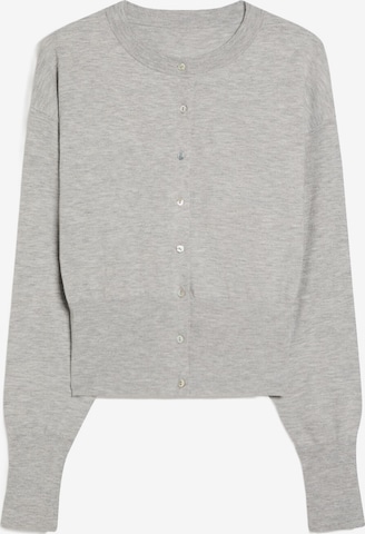 Bershka Neuletakki värissä harmaa: etupuoli