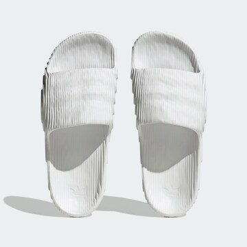 ADIDAS ORIGINALS Чехли 'Adilette 22' в бяло