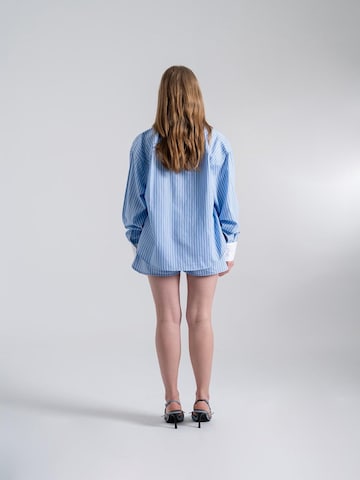 HOLLY LOLLY Bluse in Blau