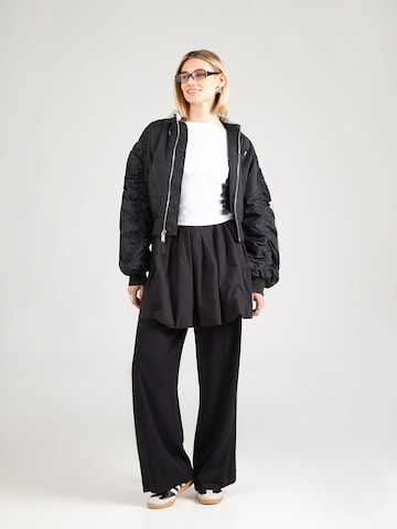 ABOUT YOU Tričko 'Theres' – bílá