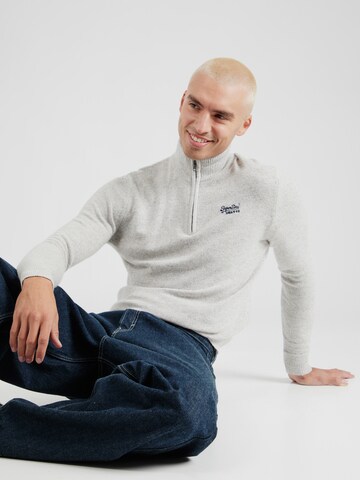 Superdry Trui 'Essential' in Grijs: voorkant