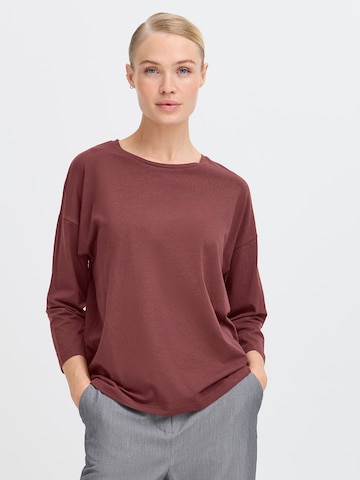 Tricou 'BYPAMILA' de la b.young pe roșu: față